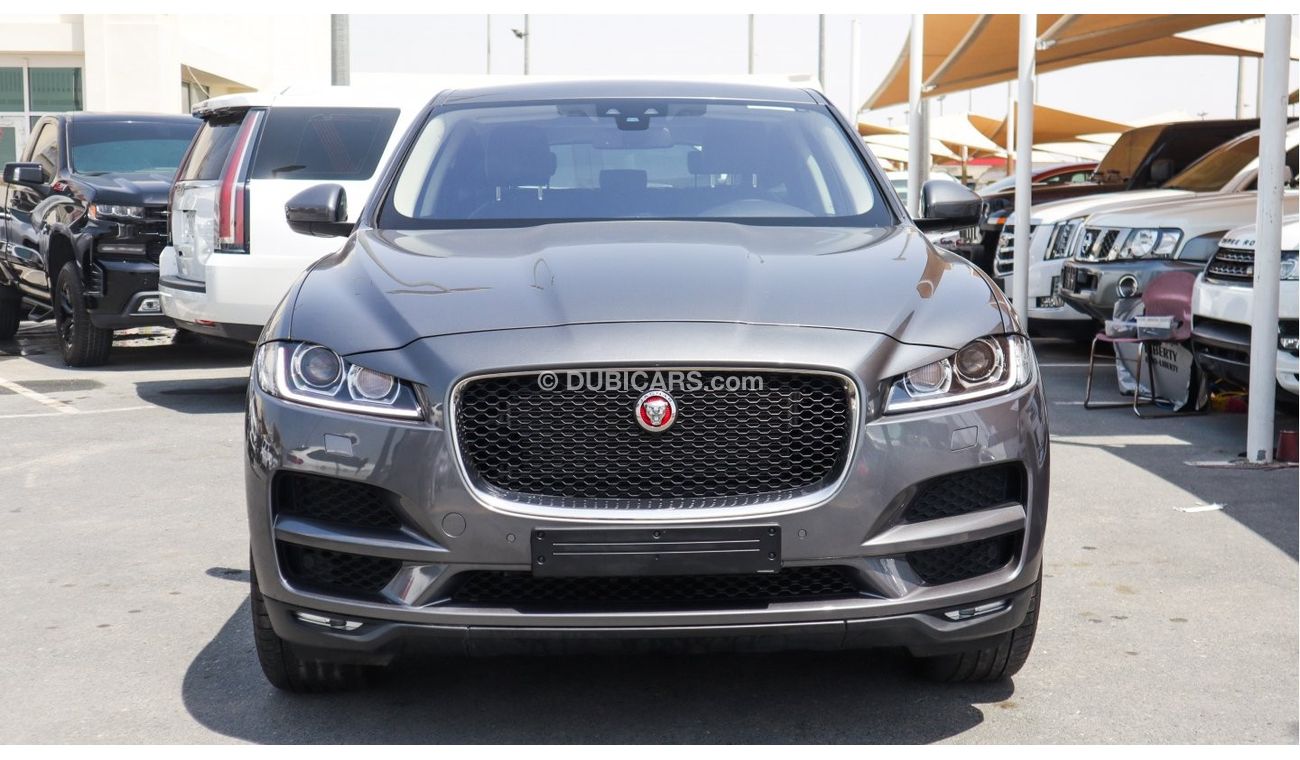 جاكوار F بيس