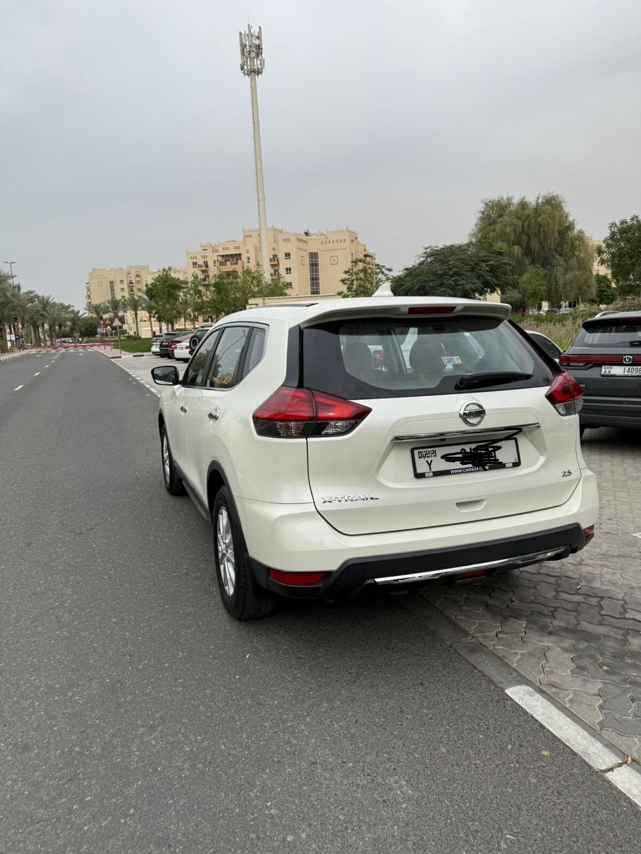 نيسان إكس تريل S 2.5L FWD (5 Seater)