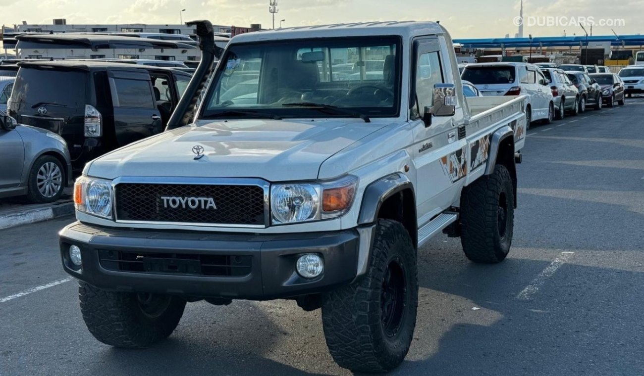 Toyota Land Cruiser Pick Up