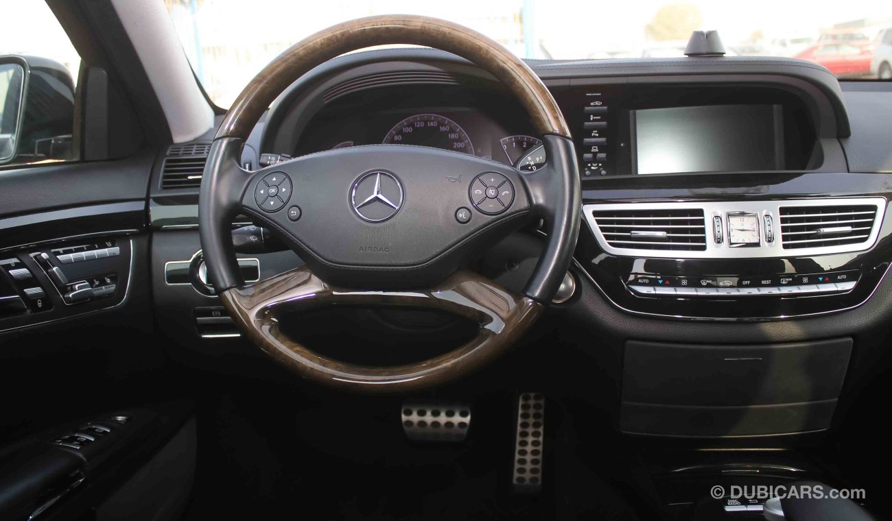 مرسيدس بنز S 550