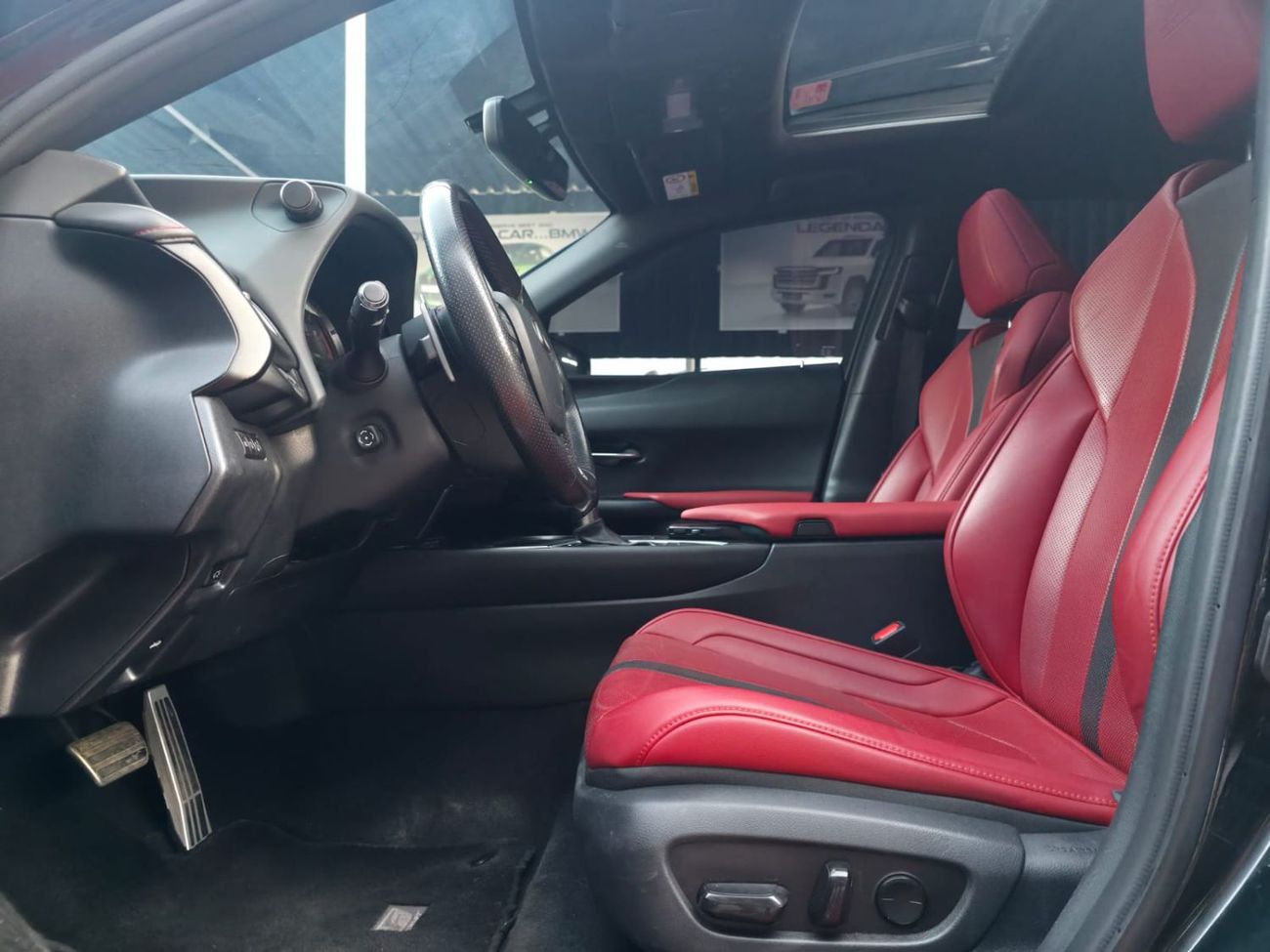 لكزس UX 200 F Sport Platinum 2.0L (169 HP)