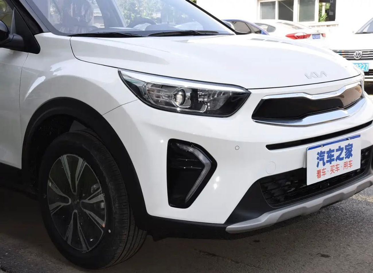 Kia KX1 KIA KX1 DUAL TONE 1.4L V4 PETROL CVT WITH SUNROOF.