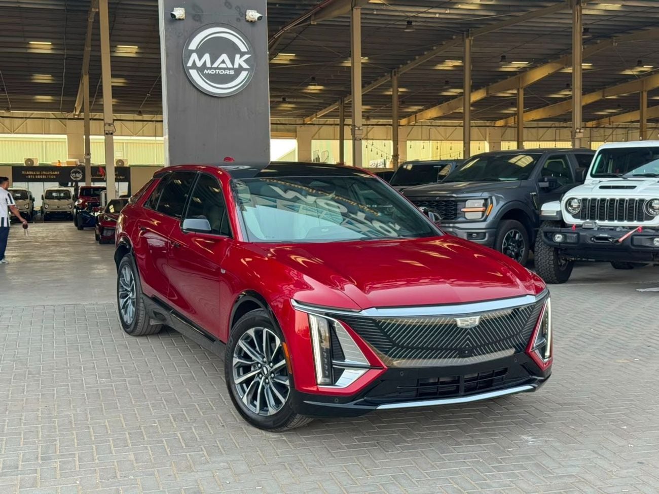 Cadillac Lyriq LAUNCH EDITION FULLY ELECTRIC / LAXURY CAR / BIG SCREEN / PREMIUM SOUND SYSTEM / 360 CAMERA / COOLING AND HEATING S