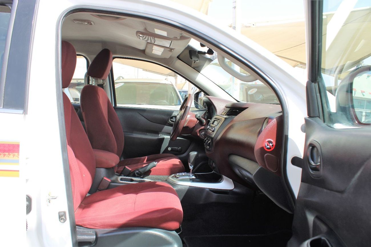 Nissan Navara Std 2.5L RWD A/T
