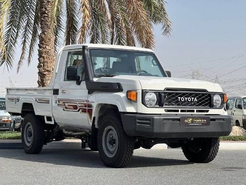 Toyota Land Cruiser Pick Up LC79 S/C 4.2L DSL M/T // 2024 // STANDERD OPTION // SPECIAL OFFER // BY FORMULA AUTO // FOR EXPORT