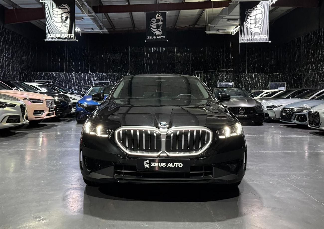 BMW 520i M SPORT BMW 520i | GCC | Low Mileage | AGMC Warranty & Service 2030 | AGMC Full Service History
