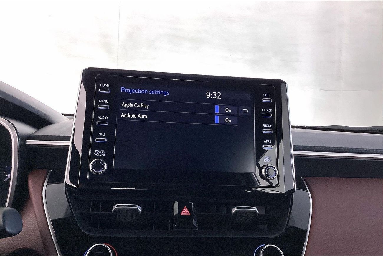 تويوتا كورولا كروس GLI | National Day Celebration | شامل الضمان | 0 ﺪﻔﻋﺓ ﺃﻮﻟﻯ