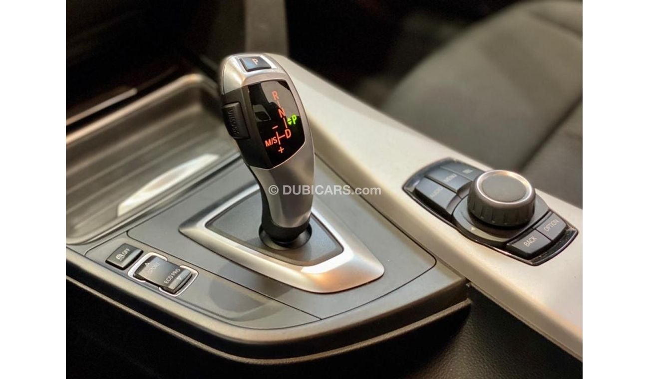 بي أم دبليو 320 2015 BMW 320i, Warranty, Service History, Low KMs, GCC