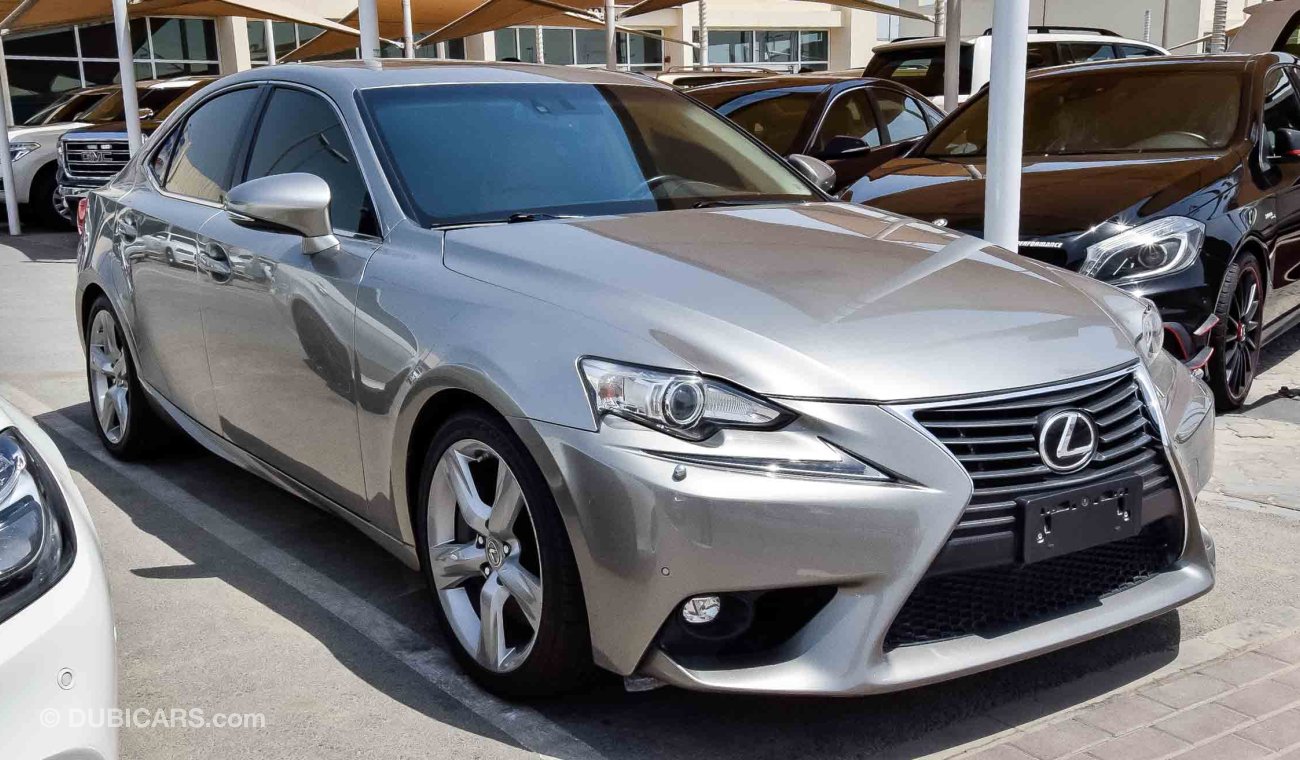 Lexus IS350