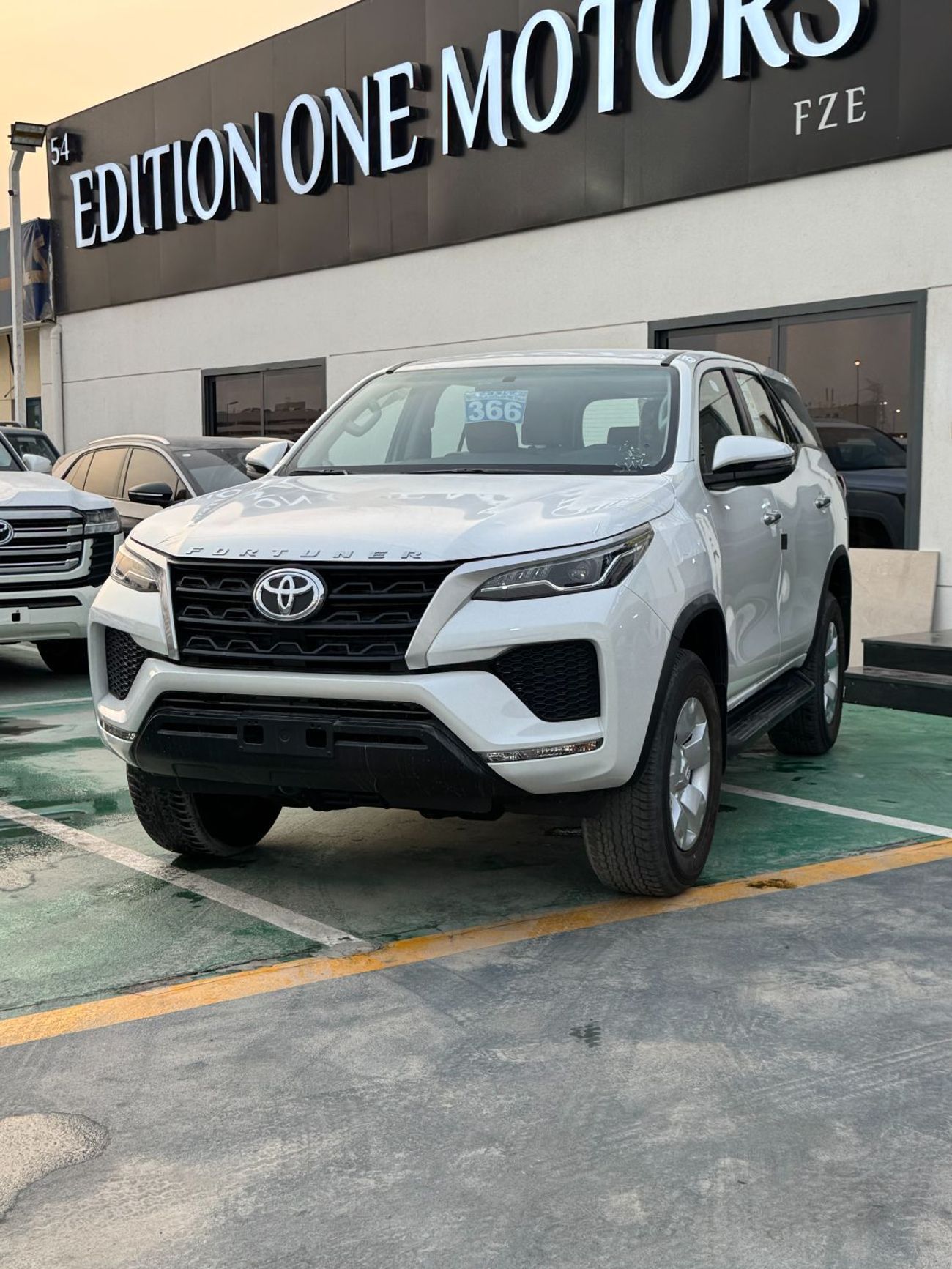 تويوتا فورتونر Toyota Fortuner - SR5 Plus 2.7 L - GCC - 2025