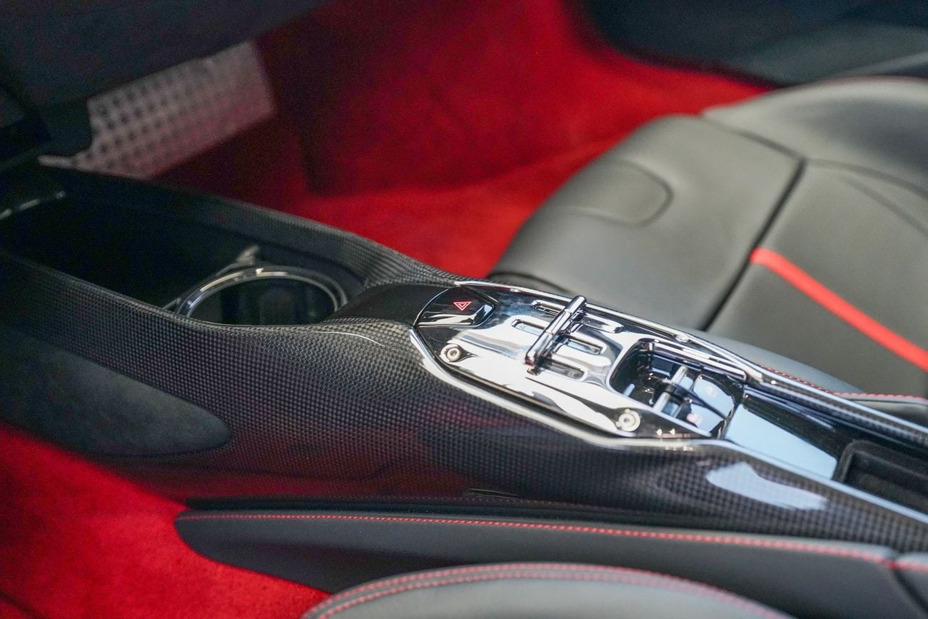 Ferrari SF90 Stradale STRADALE