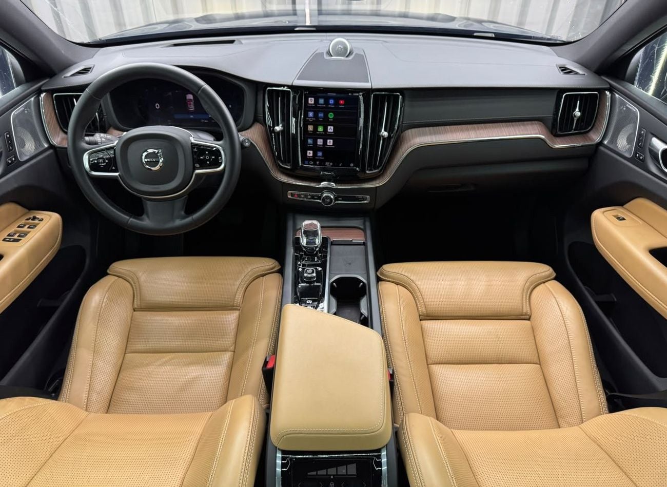 Volvo XC60 ULTIMATE BRIGHT VOLVO XC60 B5 AWD |GCC | Original paint | Al futtaim Warranty 2028