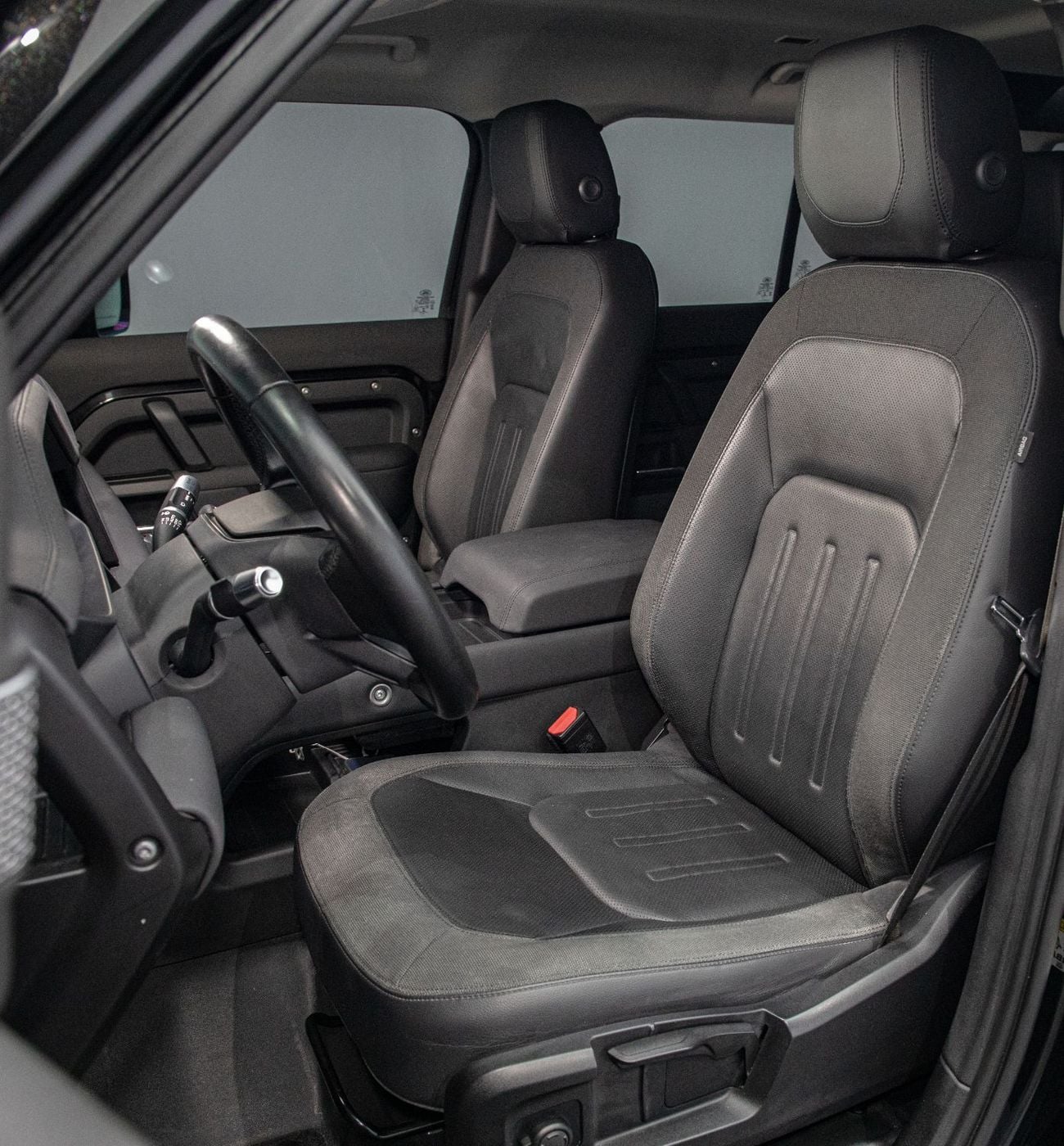 Land Rover Defender P300 110 S 2.0L (5 Seater)