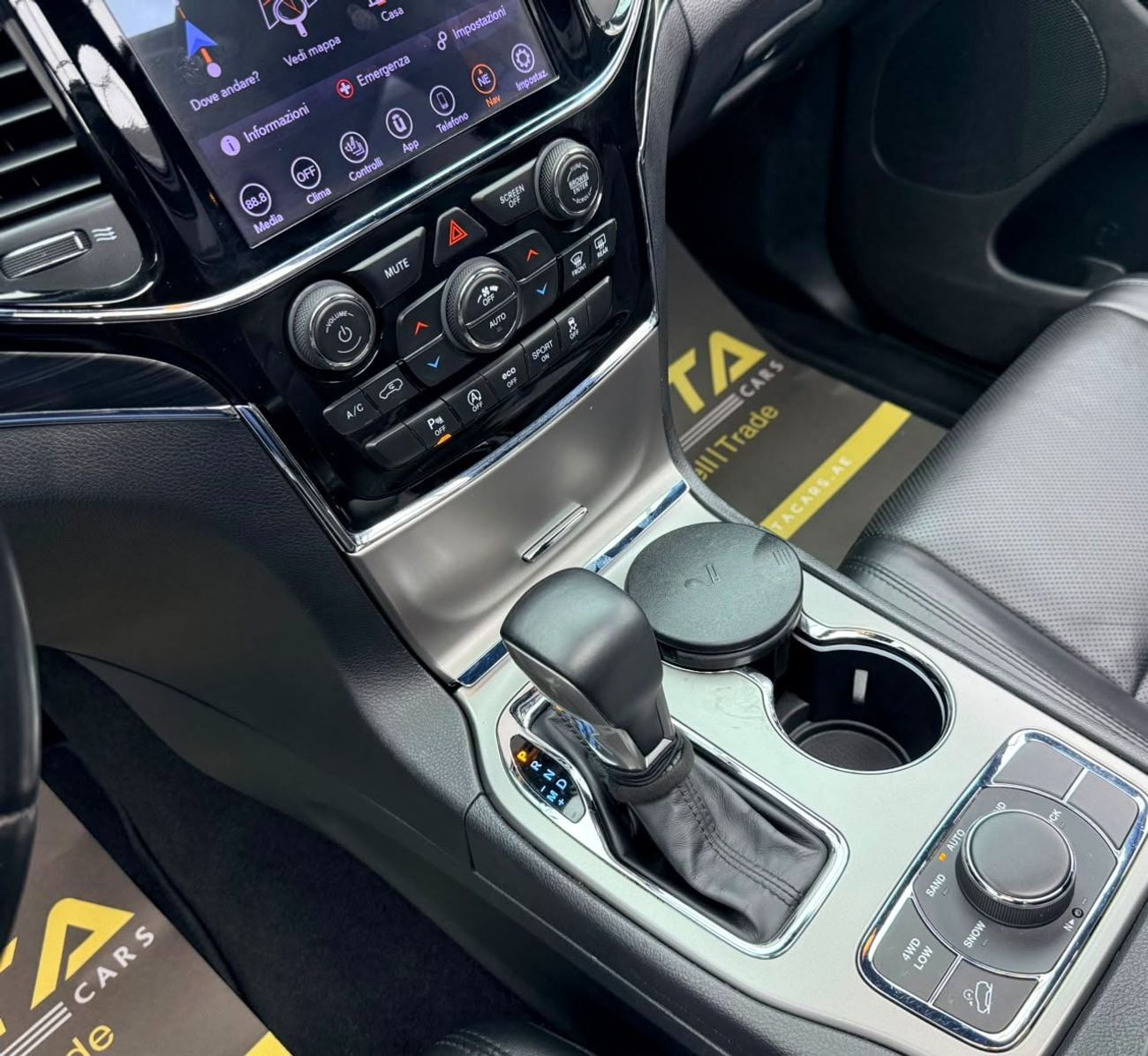 Jeep Grand Cherokee LIMITED 2020 Jeep Grand Cherokee Limited, Auto Guard Warranty, Service History, GCC Specs.