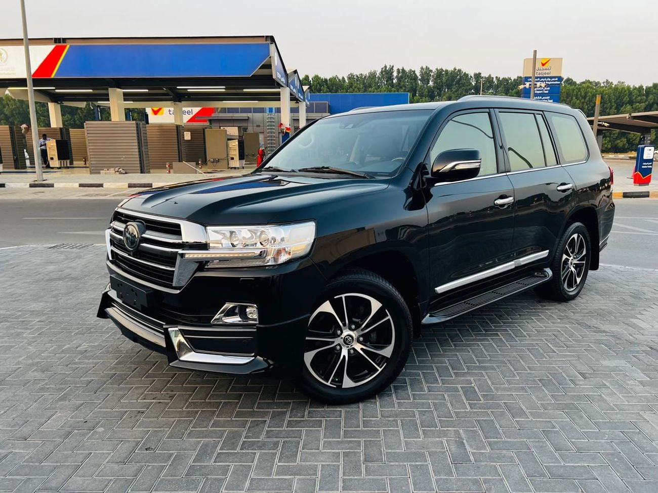 Toyota Land Cruiser VXR 5.7