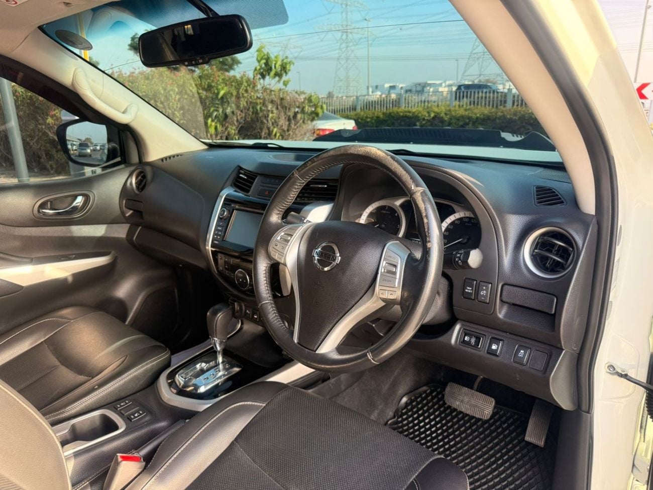 نيسان نافارا -