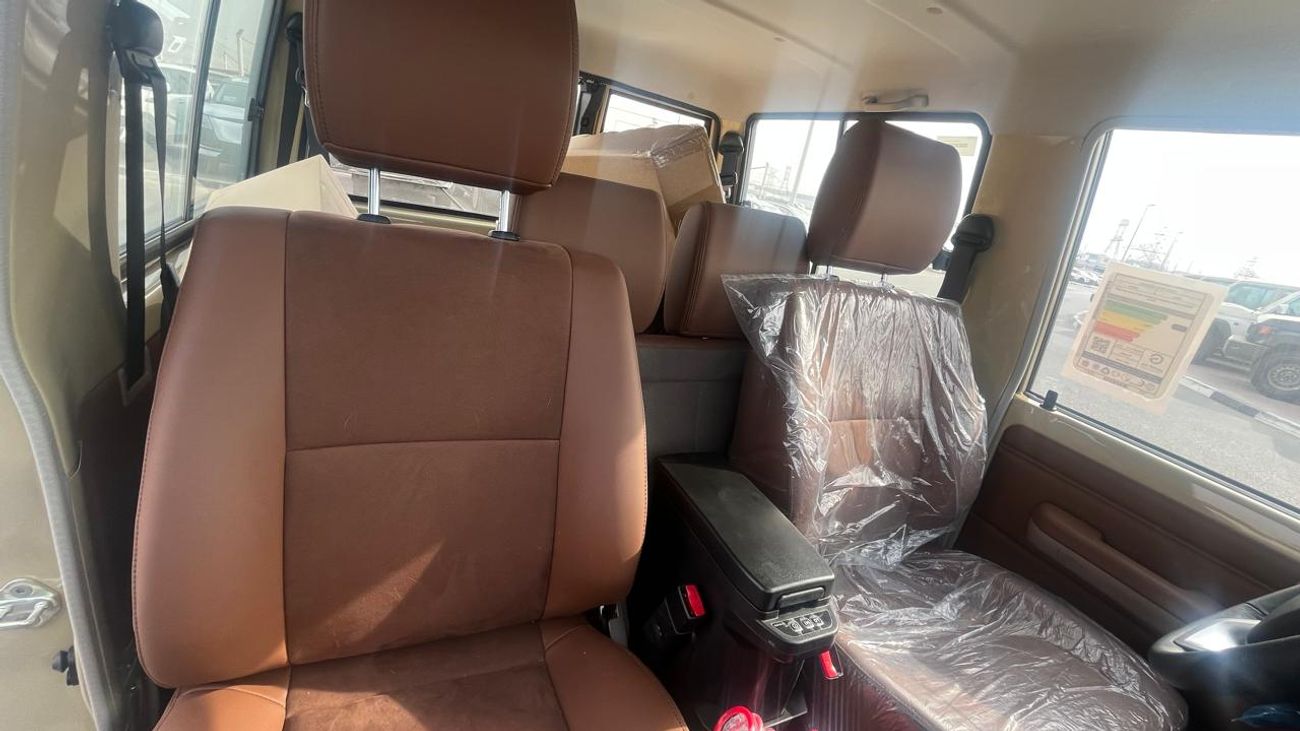 Toyota Land Cruiser 70 LC76 HT VXR LC 78 HARDTOP 2.8L AT