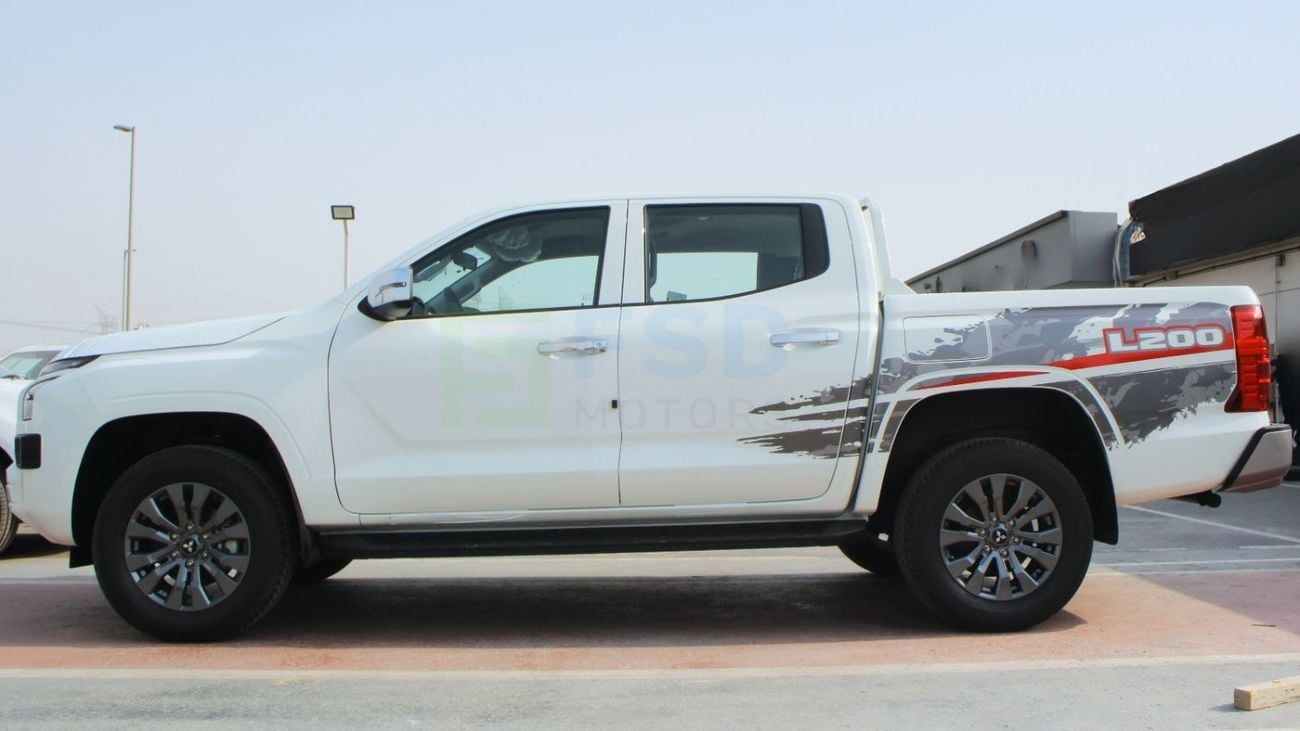 Mitsubishi L200 Mitsubishi L200 2.4L Petrol GLS DCAB 4WD 5MT Chrome Package MY-2025