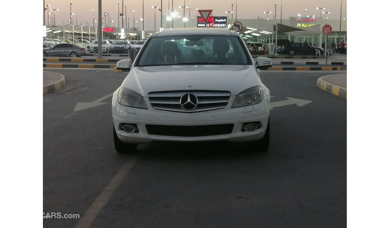 Mercedes-Benz C 280 2009 GCC SPECEFECATION VERY CLEAN INSIDE AND OUT SIDE WITHOUT ACCEDENT