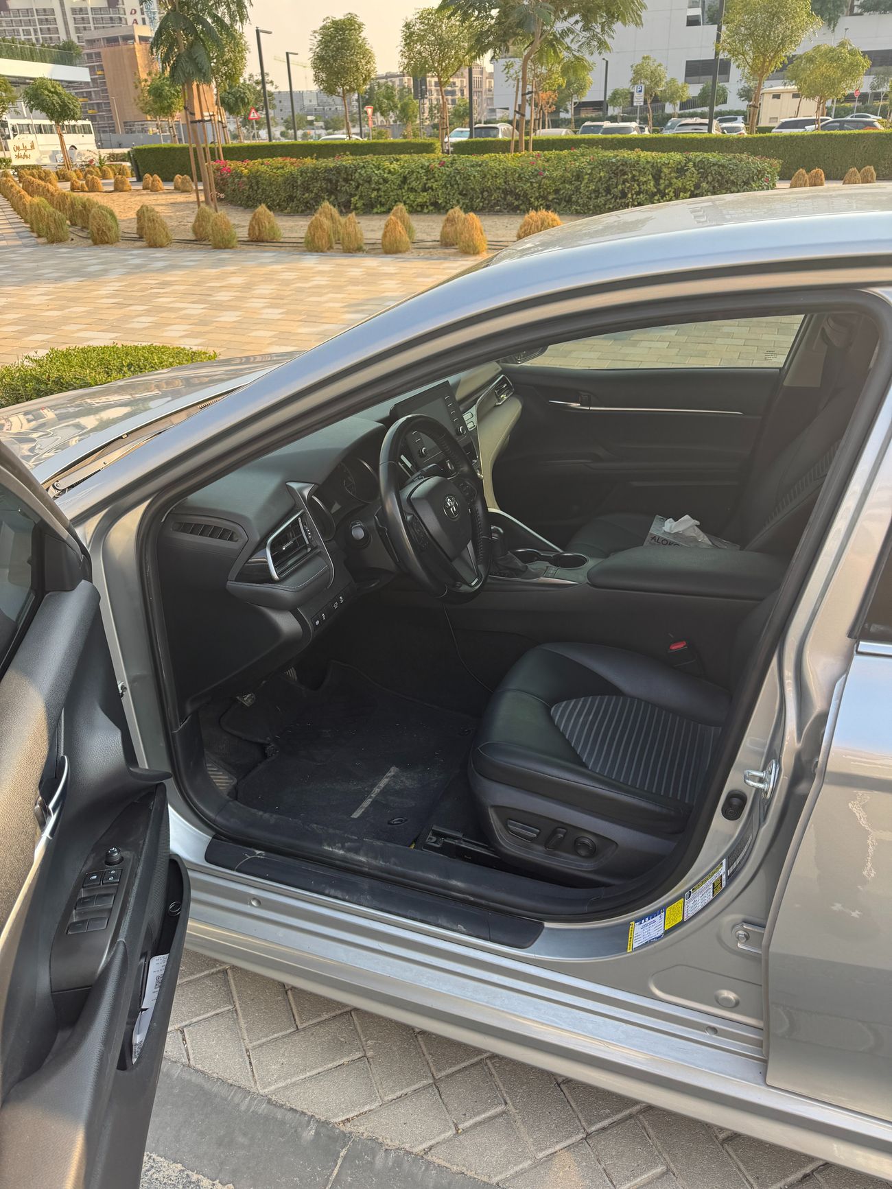 Toyota Camry SE 2.5L (204 HP)