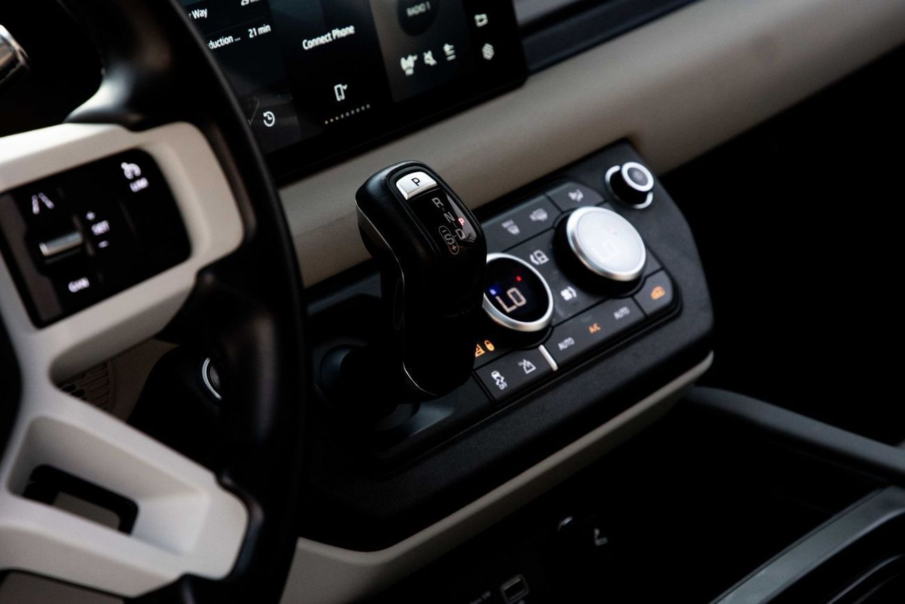 لاند روفر ديفندر 110 SE | 5,248 P.M | 0% Downpayment | Agency Warranty!