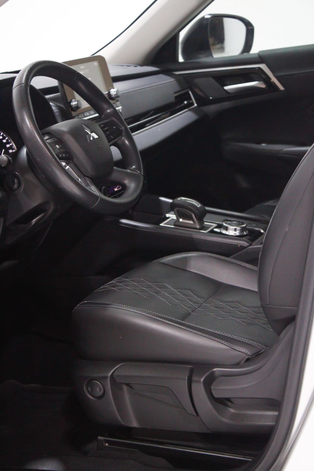 ميتسوبيشي آوتلاندر GLX Basic 2.4L (5 Seater)  Prime Edition