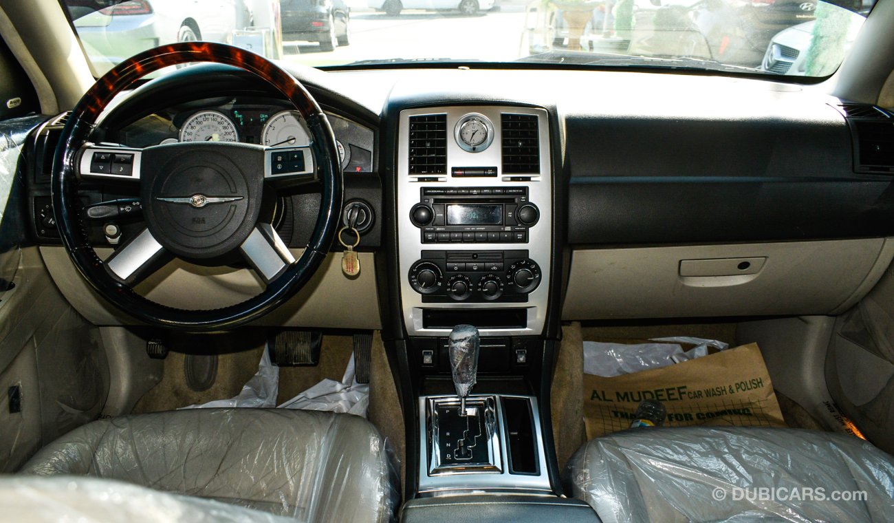 Chrysler 300C Hemi 5.7L With SRT8 Badge