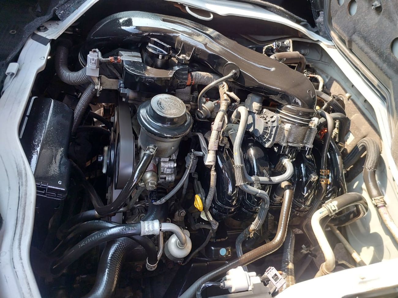 Toyota Hiace TOYOTA HIACE COMMUTER VAN RHD 2015 MODEL 2.7 L PETROL AUTOMATIC(PM07411)