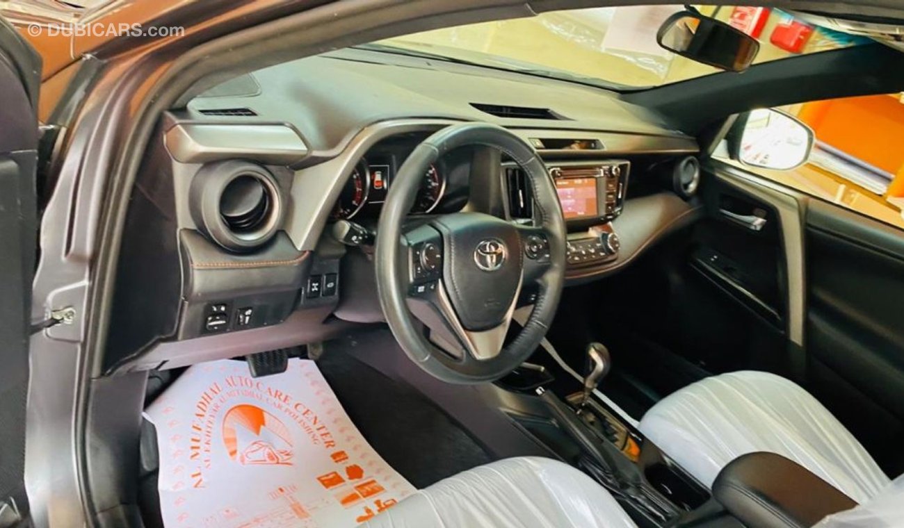 Toyota RAV4 RAV4 SE AWD WITH SUNROOF PUSH START& LEATHER SEATS