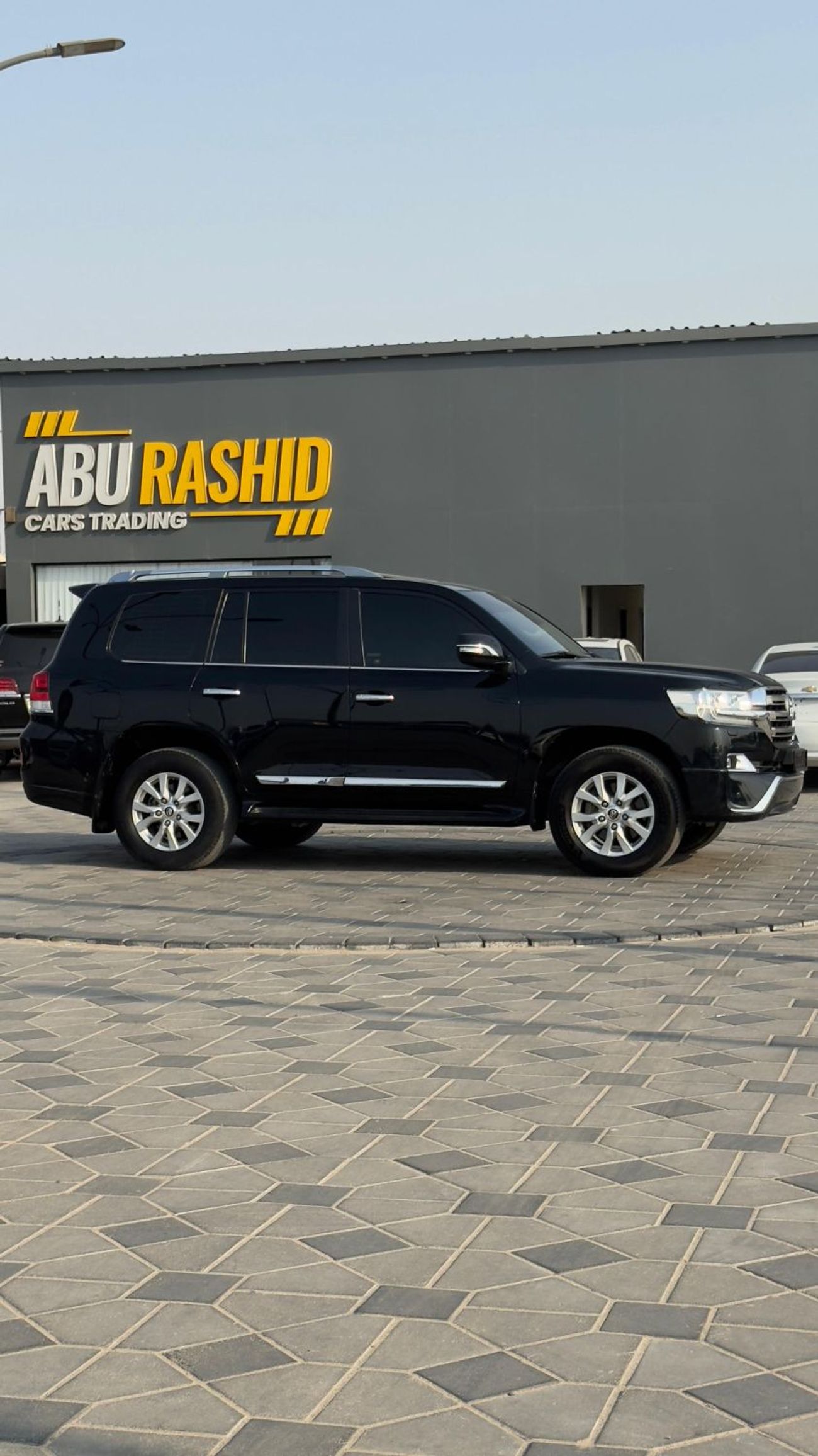 تويوتا لاند كروزر VXR+ 5.7L