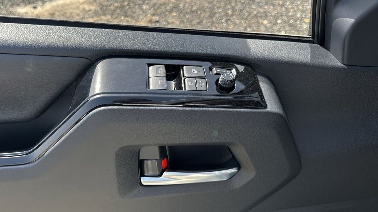 Toyota Granvia 3.5L Premium Toyota Granvia 3.5L V6 6-STR LEATHER AT