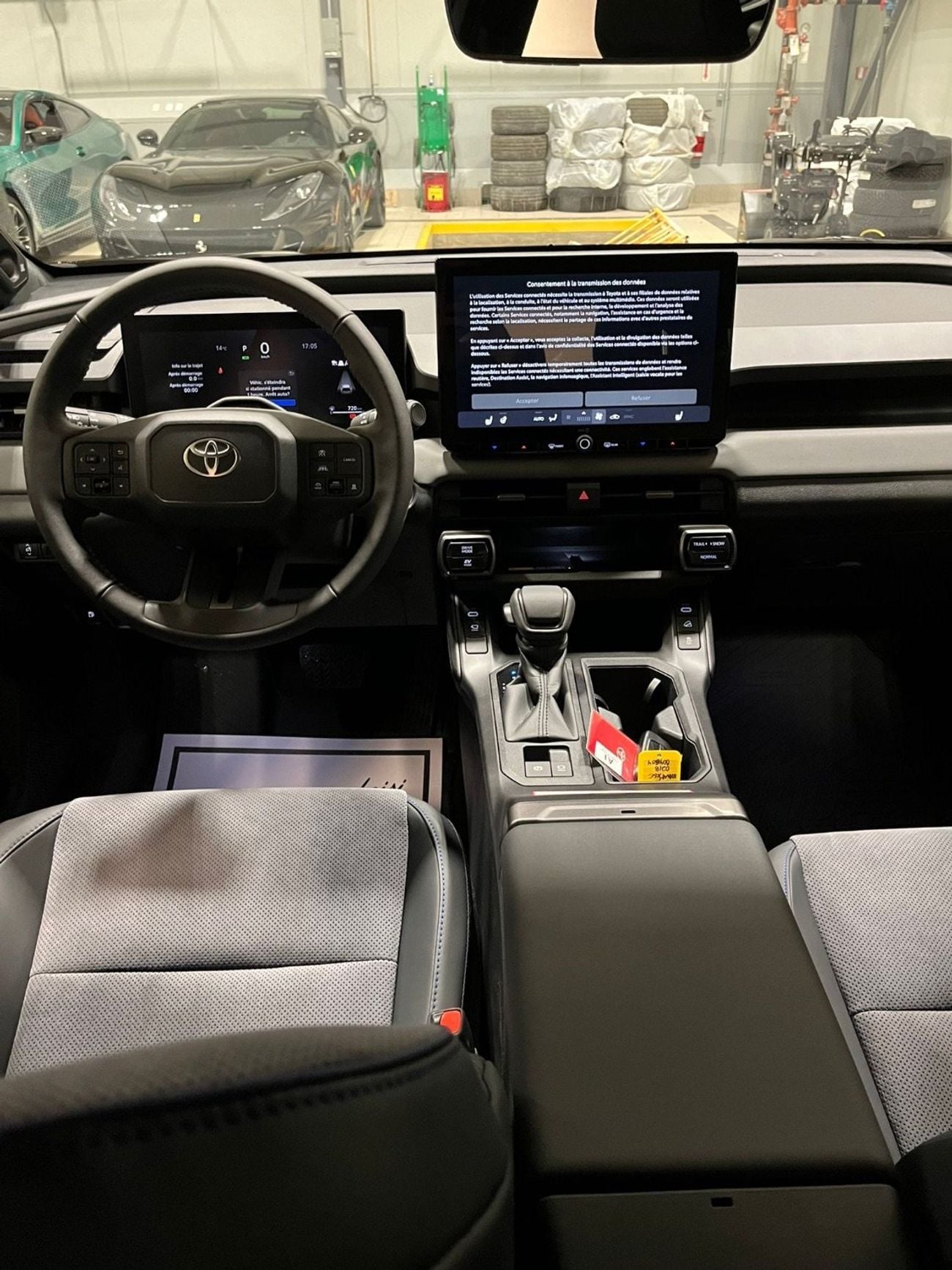 تويوتا راف ٤ XSE 2.5 L HYBRID