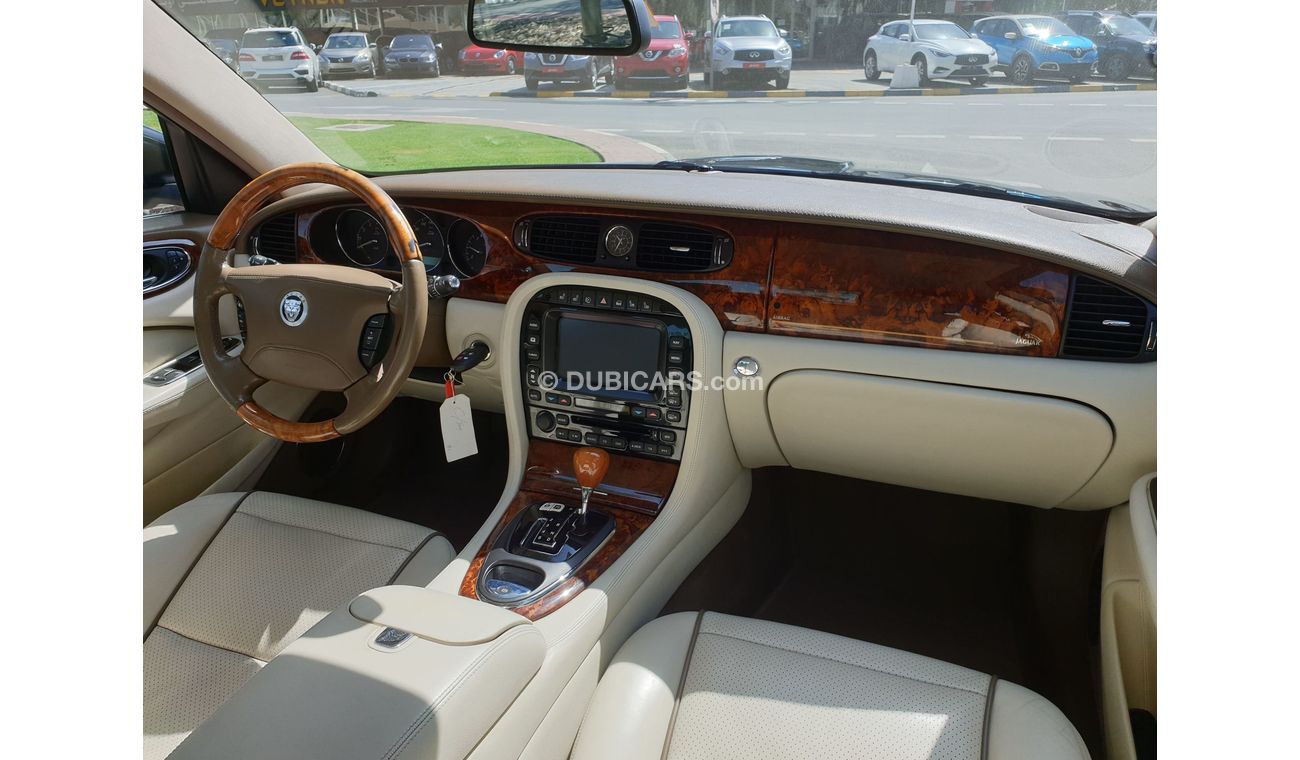 جاكوار XJ6 SOVEREIGN 2009 IMMACULATE CONDITION