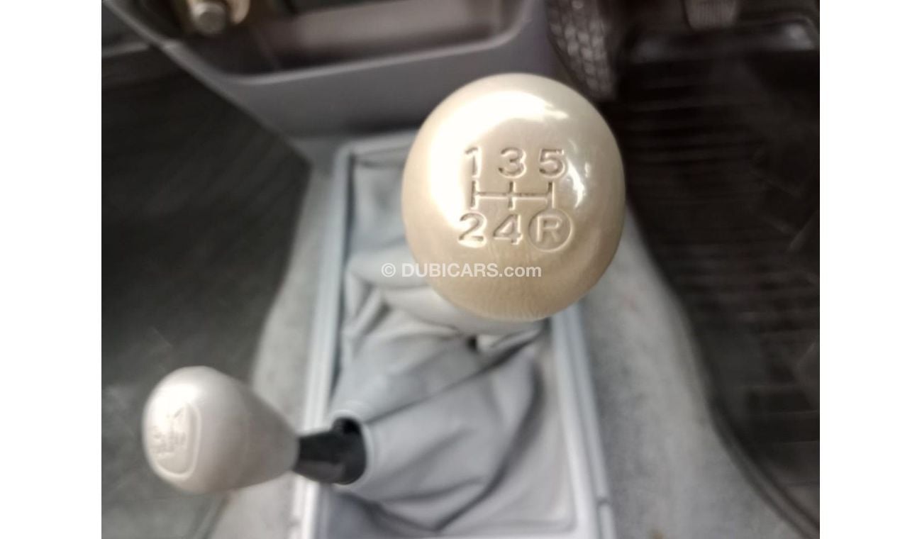 Toyota Hilux TOYOTA HILUX PICK UP RIGHT HAND DRIVE (PM1452)