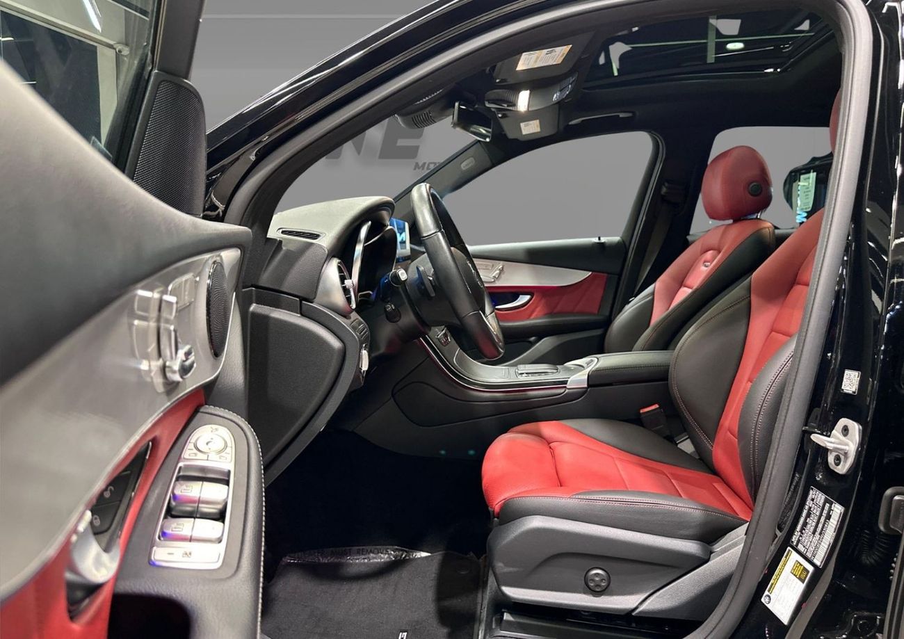 مرسيدس بنز GLC 300 4MATIC 2.0L