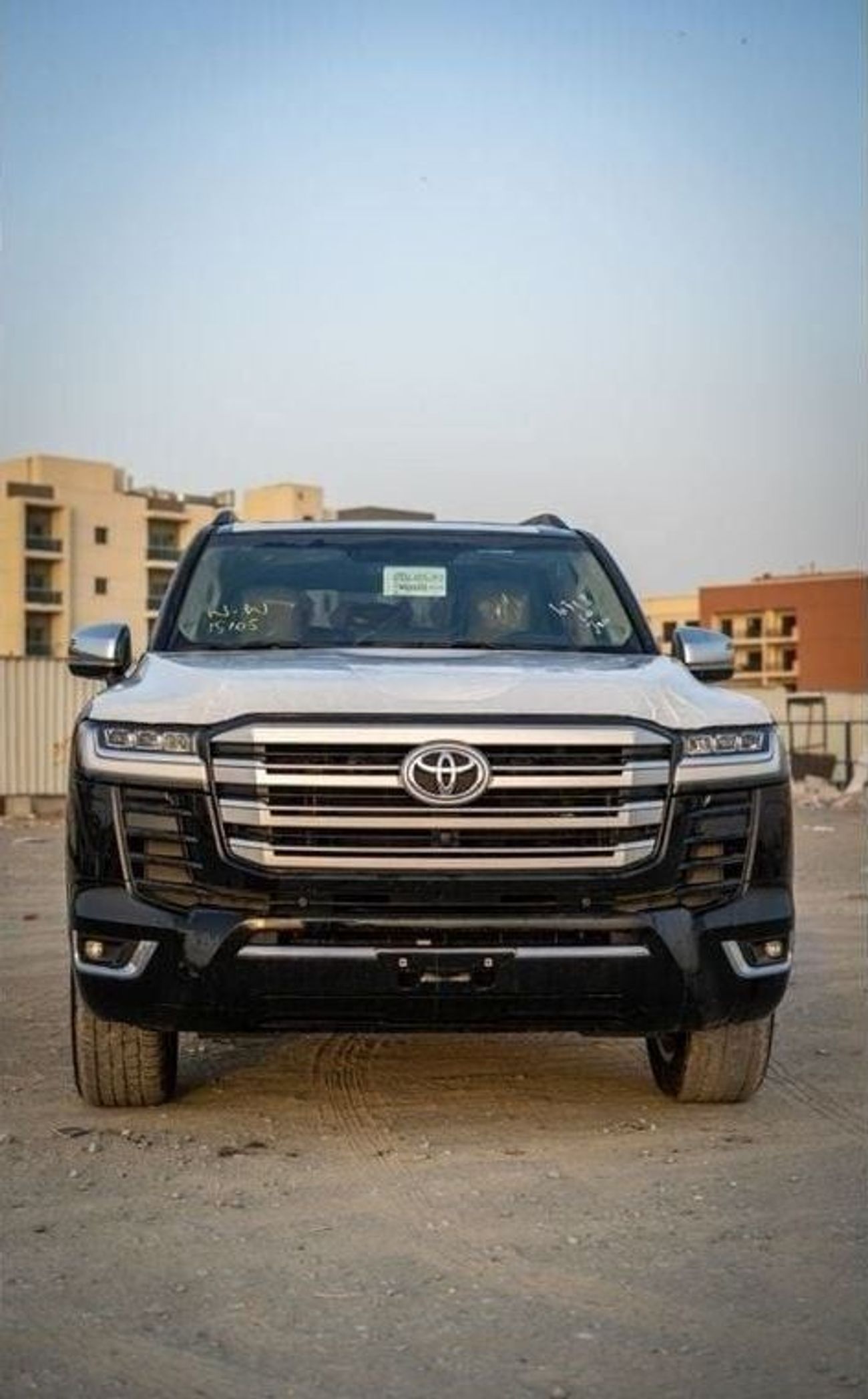 تويوتا لاند كروزر LC300 VX-R V6 3.5L Petrol 2025YM