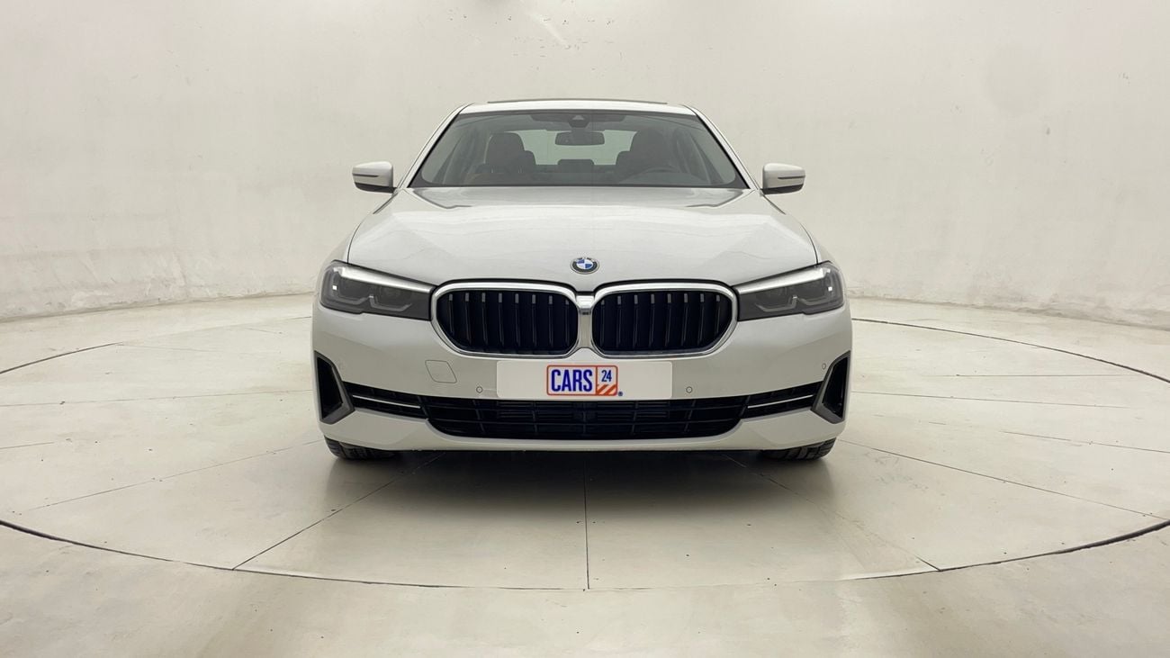 بي أم دبليو 520i JOY EDITION 2 | بدون دفعة مقدمة | اختبار القيادة في المنزل