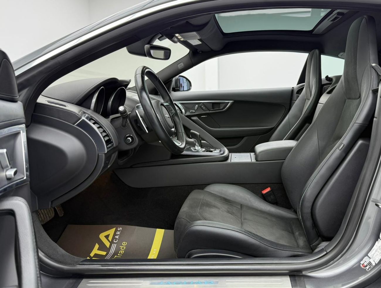 جاكوار F Type Std 3.0L Coupe A/T 2018 Jaguar F-Type V6, Full Service History, Fully Loaded, Excellent Condition, G