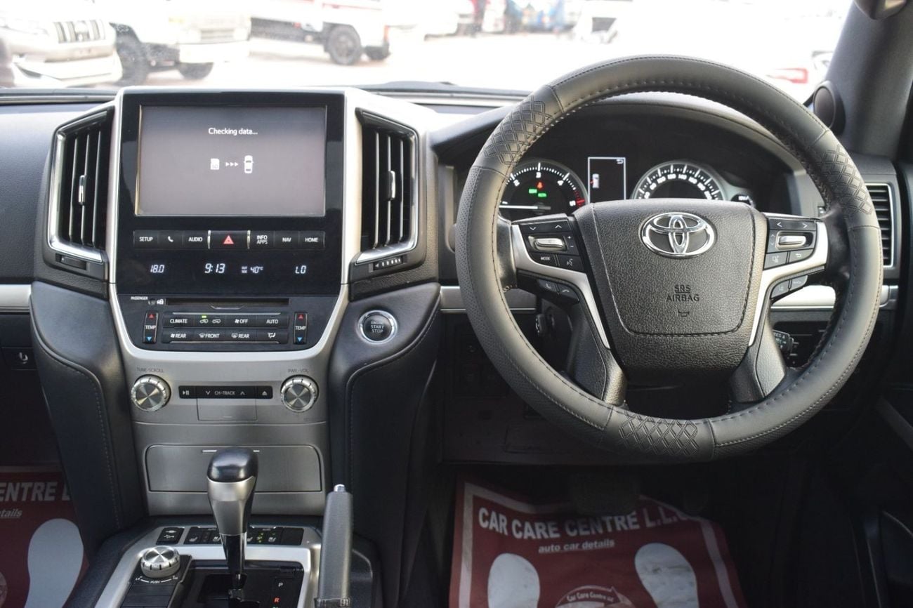 Toyota Land Cruiser 2018 TOYOTA LAND CRUISER  VX V8