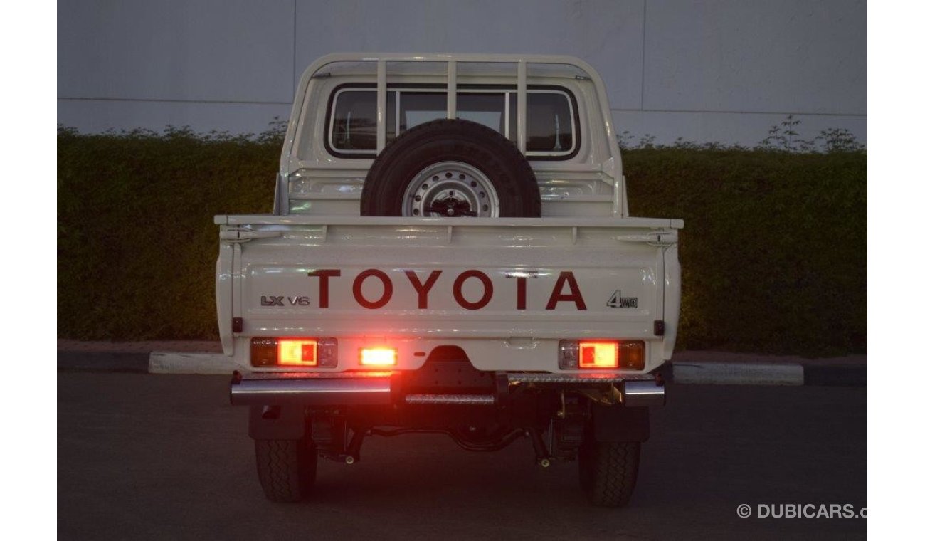 Toyota Land Cruiser Pick Up 4.0L PETROL V6 DOUBLE CABIN MANUAL TRANSMISSION