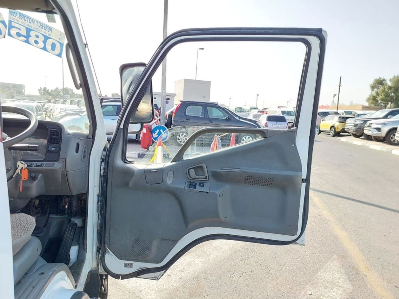 ميتسوبيشي فوسو كانتير MITSUBISHI CANTER TRUCK RHD 1997 MODEL 4.5 L DIESEL MANUAL(PM31017)