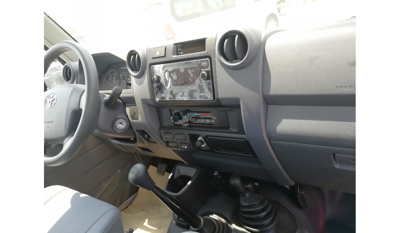 Toyota Land Cruiser Pick Up Single Cabin Diesel 4.2 L V6 2018 BASIC