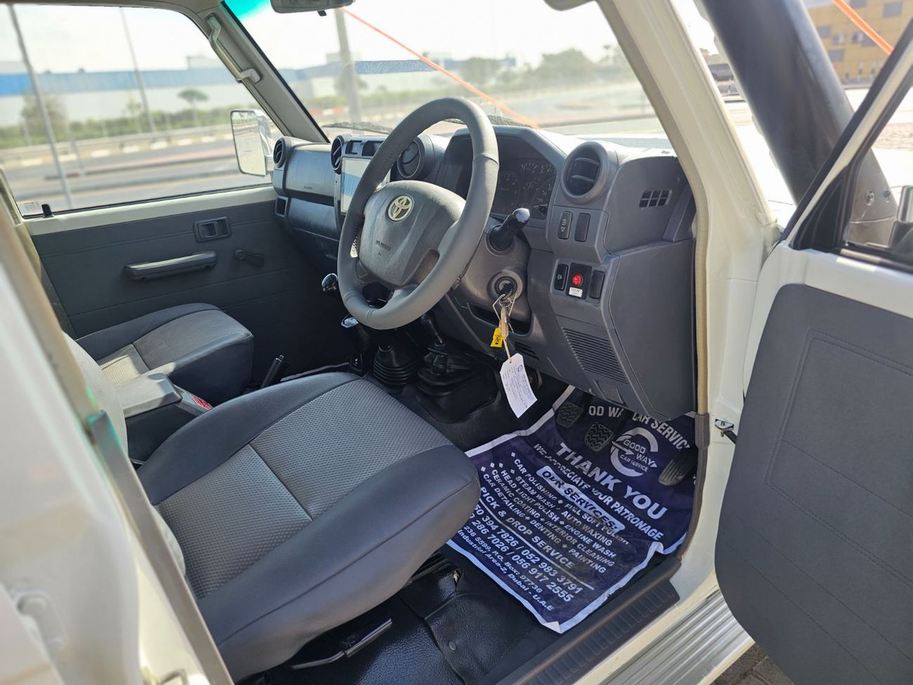 تويوتا لاند كروزر بيك آب Double Cabin-RHD-4.5L-Diesel-Manual-4WD-8 Cylinders-5 Seats-4 Doors