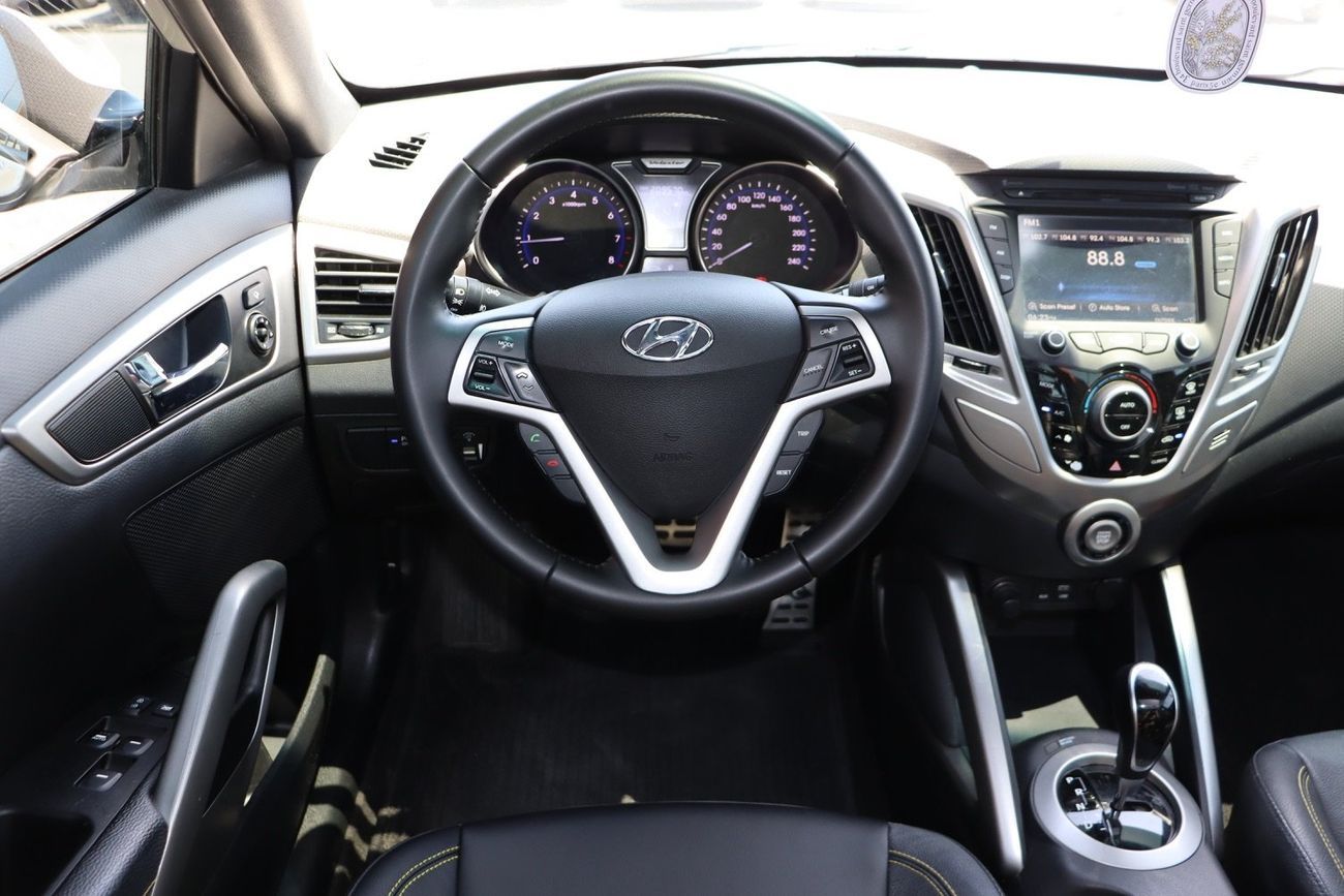 هيونداي فيلوستر GLS 1.6L Hyundai Veloster GLS Top 1.6L / 2016 / GCC / Free Accident Clean/ Original paint