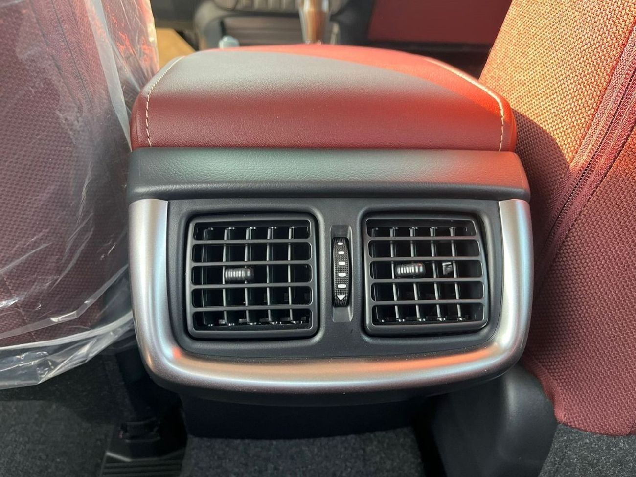 تويوتا هيلوكس HILUX SR5 2.7L 2025 PUSH START