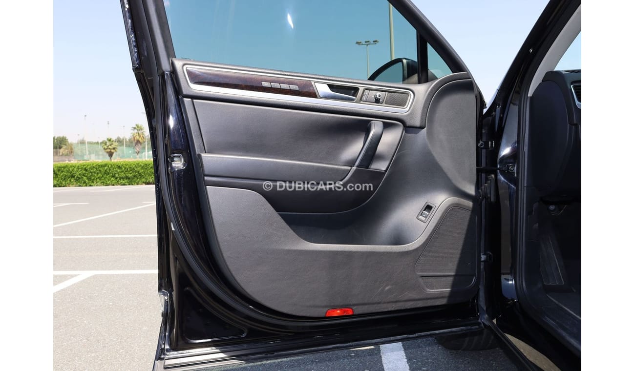 Volkswagen Touareg 3.6L V6 Petrol, Automatic, Four Wheel Drive| Excellent Condition | GCC Specs