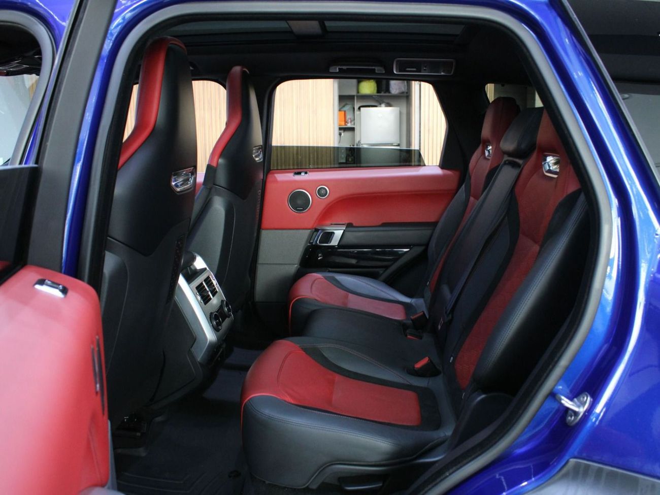 Land Rover Range Rover Sport SVR 5.0L (550 HP)