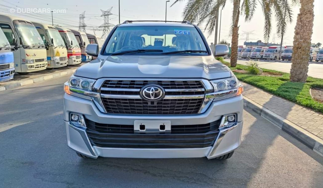 تويوتا لاند كروزر 2016 Silver 4WD 4.4L Diesel |Full Option| Premium Condition, Leather & Electric Seats, Analog Clock