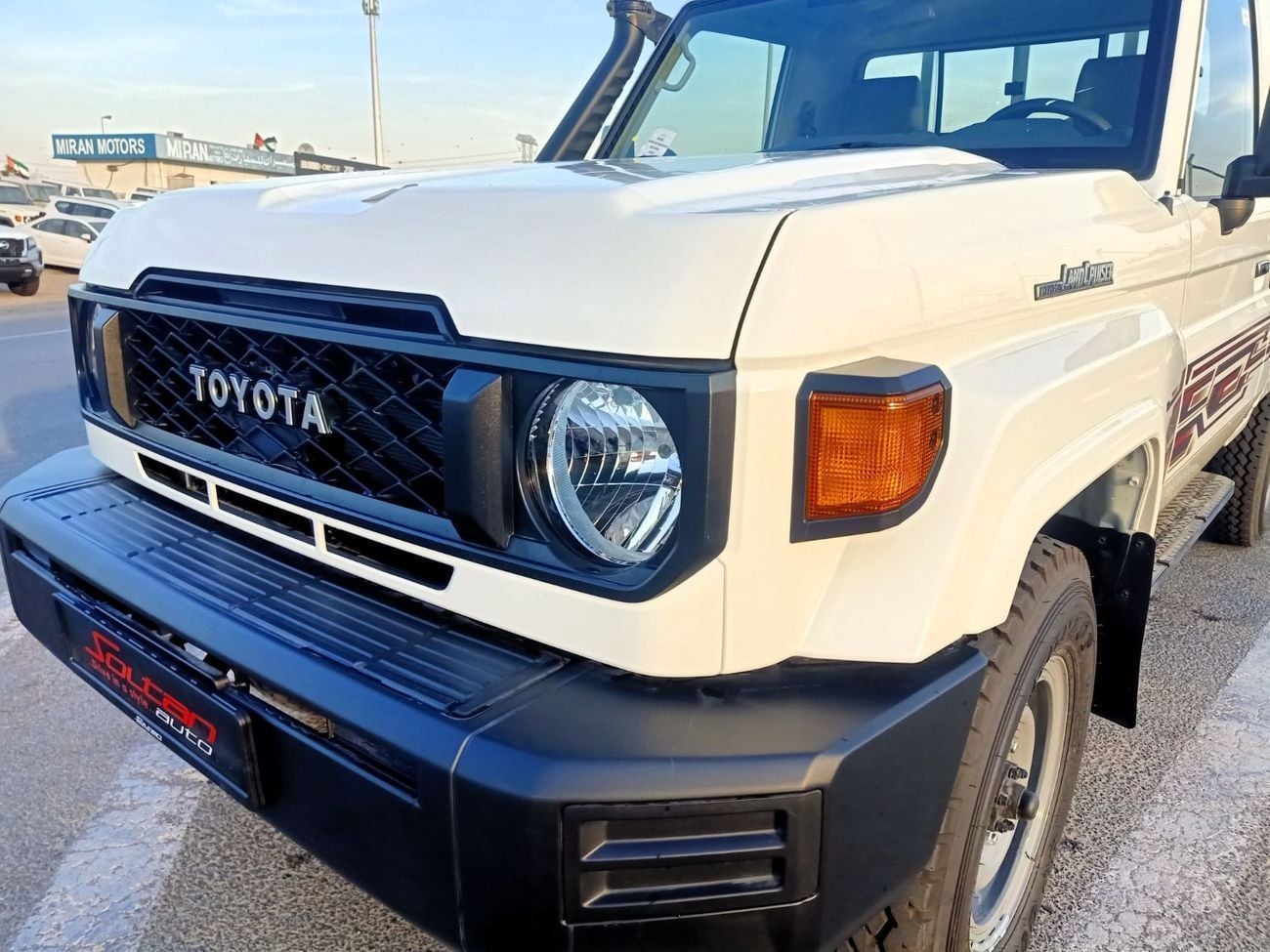 تويوتا لاند كروزر بيك آب  Diesel 4.2L 6V M/T 4*4 basic white color 2025 With No Restrictions