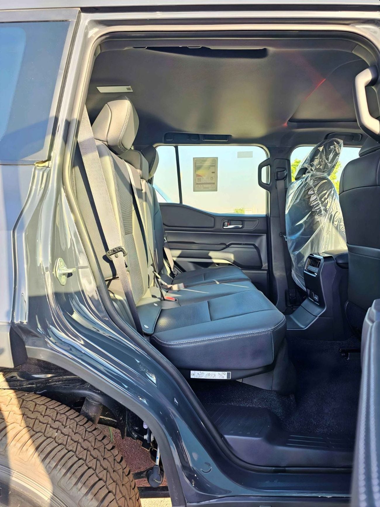 تويوتا برادو ALL ROUNDER / 2.4L PETROL V4 / SUNROOF / DRIVER POWER SEAT / COOL BOX / MID OPTION (CODE # R2)